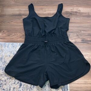 🆕 NWOT - Abercrombie - Black One-Piece Activewear Romper
